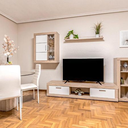 Stunning Apartment In Gijon With Wifi Exterior foto