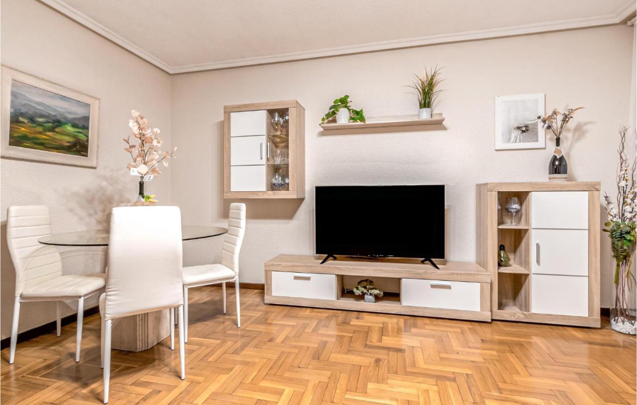 Stunning Apartment In Gijon With Wifi Exterior foto