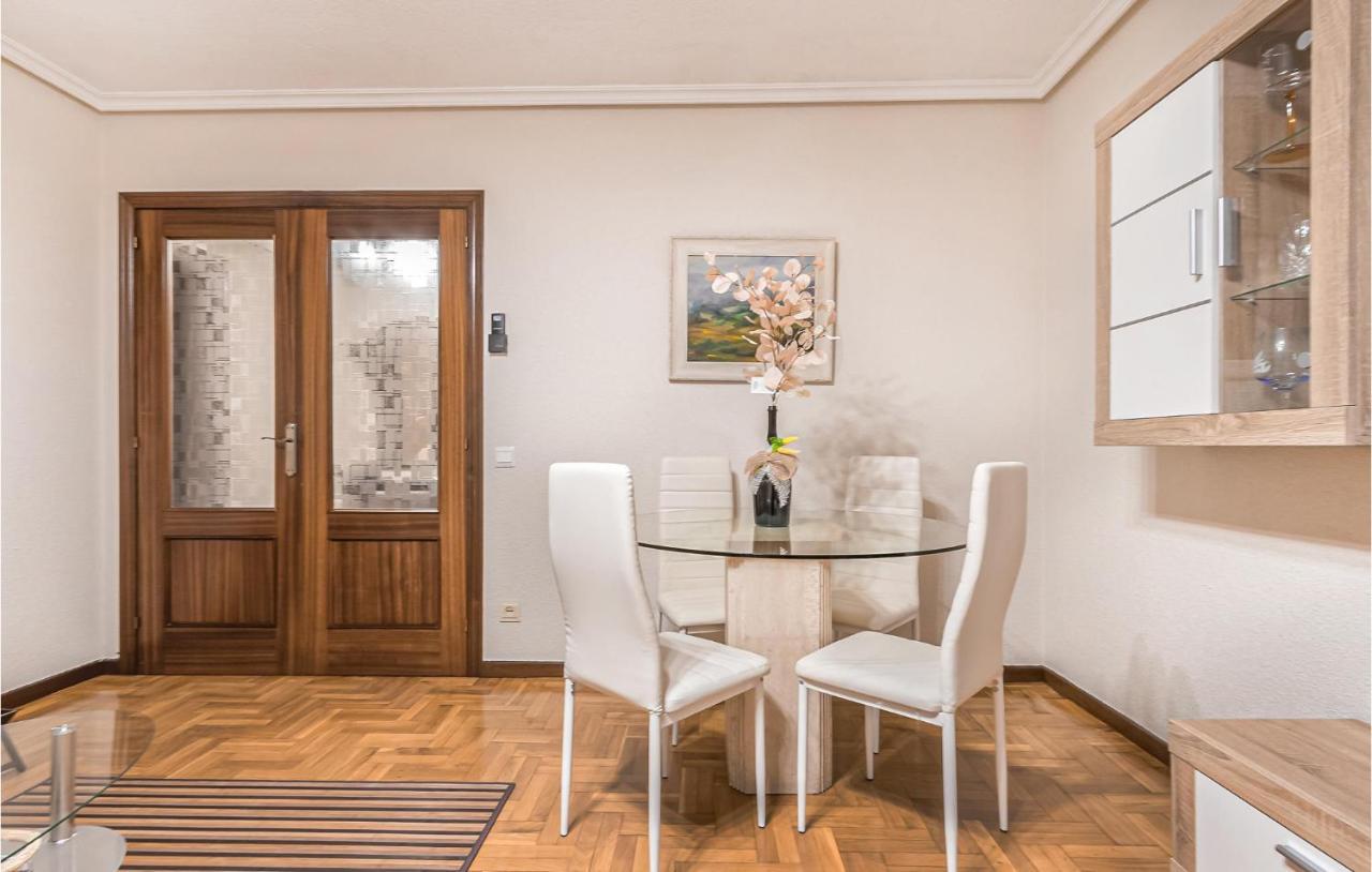 Stunning Apartment In Gijon With Wifi Exterior foto